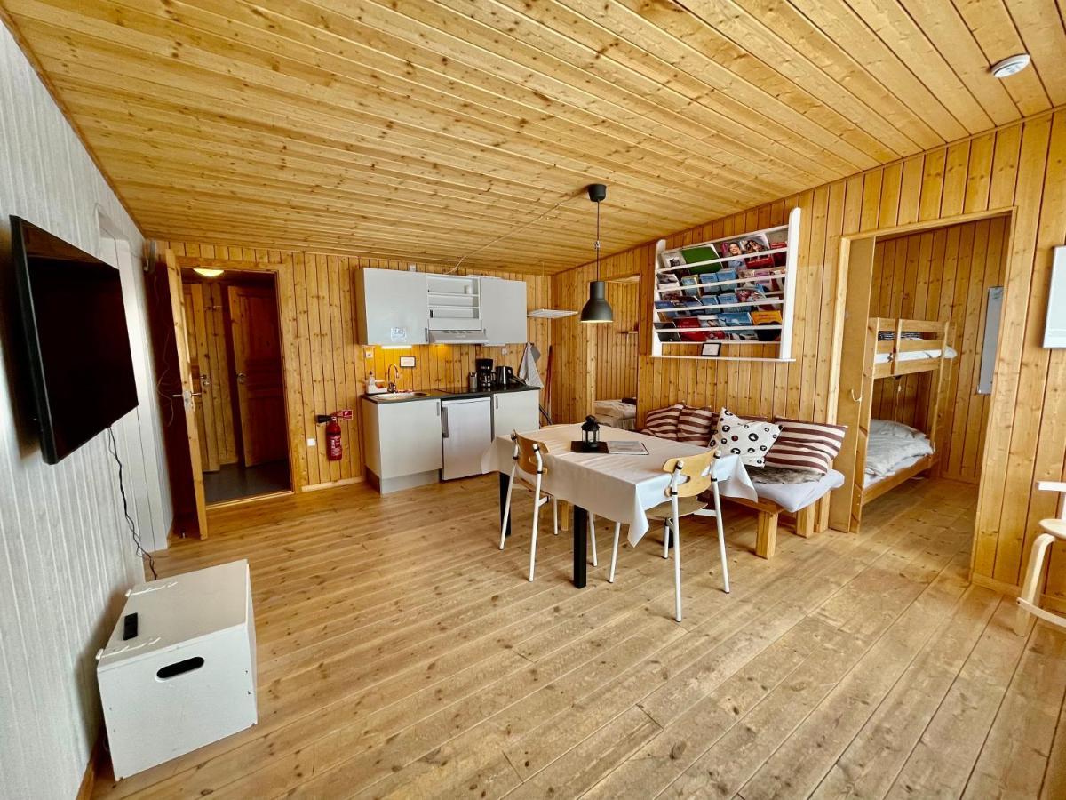 Inuk Hostels Нуук Екстер'єр фото