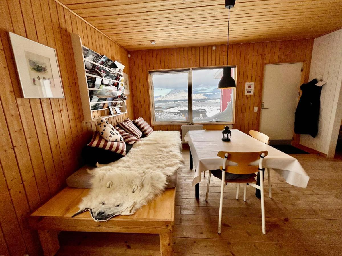Inuk Hostels Нуук Екстер'єр фото