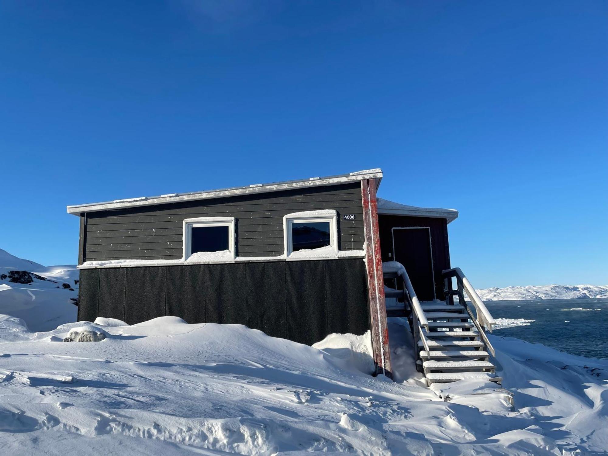 Inuk Hostels Нуук Екстер'єр фото